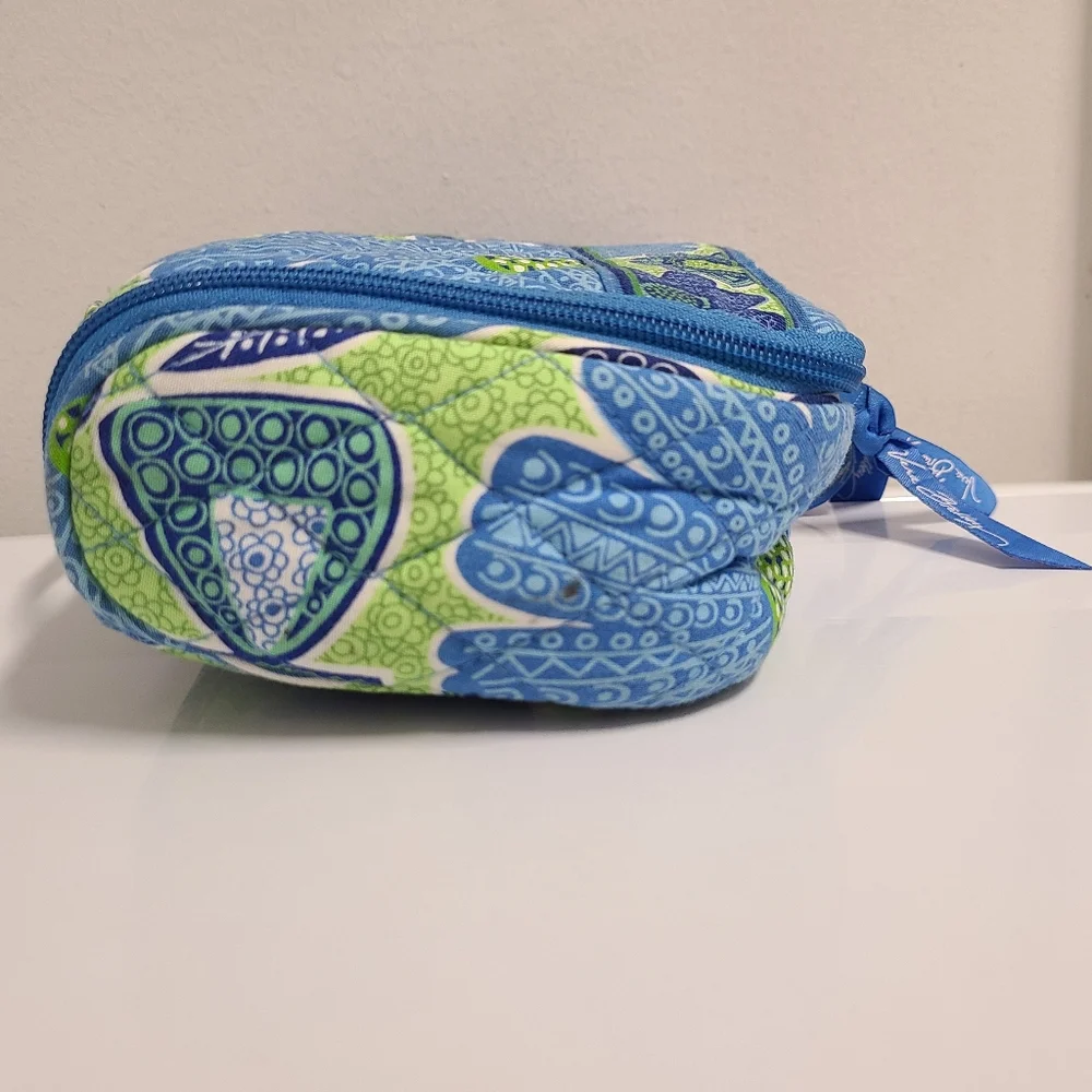 Vera Bradley Hanging Essentials Cosmetic Accessory Bag Blue Doodle Daisy Print